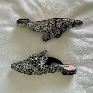 DKNY Pier Bow black & gold pointed toe mule flats